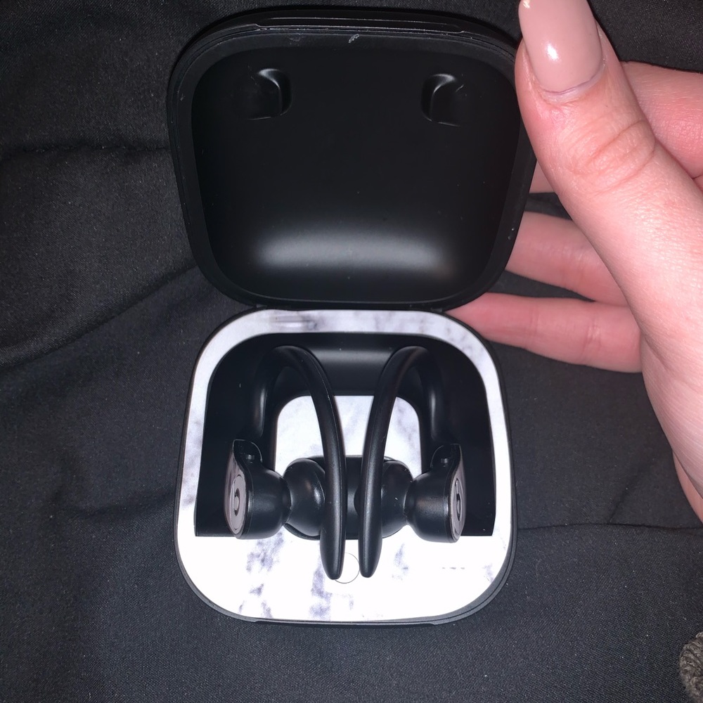 PowerBeats Pro Wireless by Dr. Dre